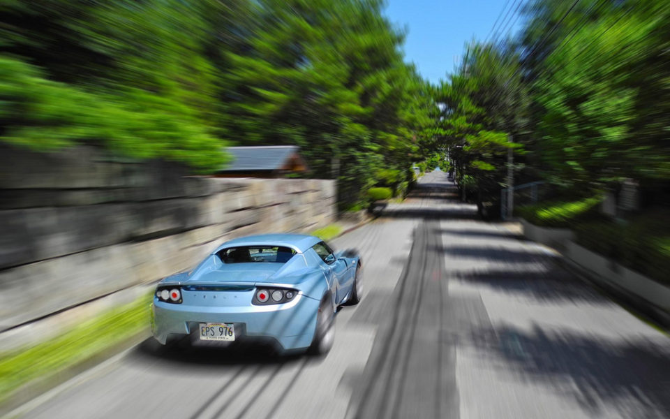 Tesla Roadster in Fahrt von raneko flickr